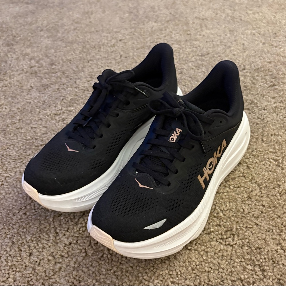 HOKA Bondi 9 Women's Running Shoes - Color Black / Rose Gold